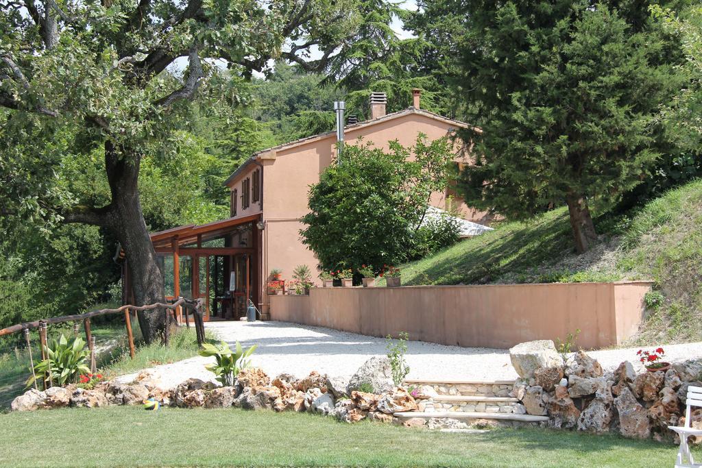 Agriturismo Gioie Di Campagna Fabriano Kültér fotó