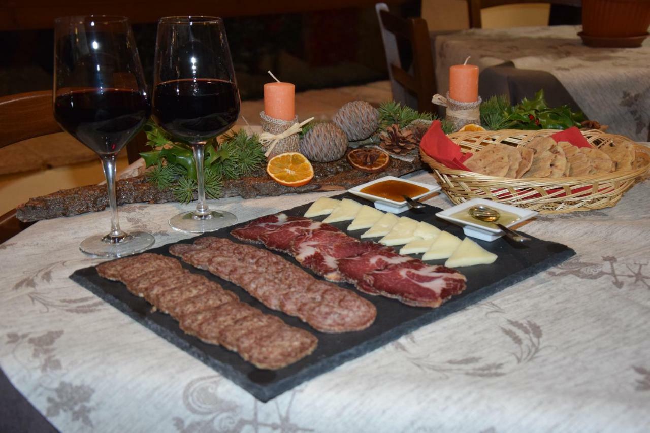 Agriturismo Gioie Di Campagna Fabriano Kültér fotó